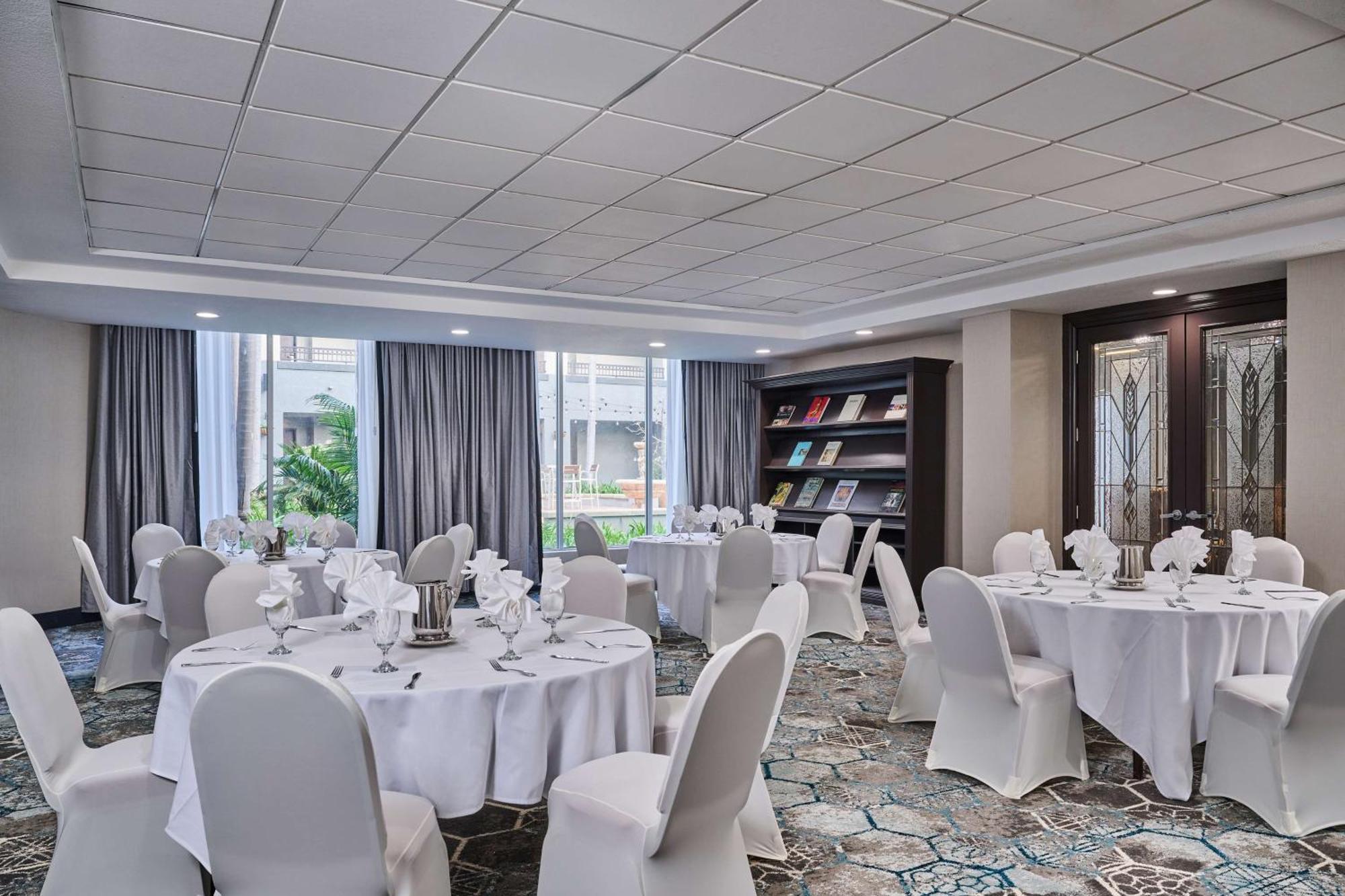 Doubletree By Hilton Chatsworth Los Angeles Exterior foto
